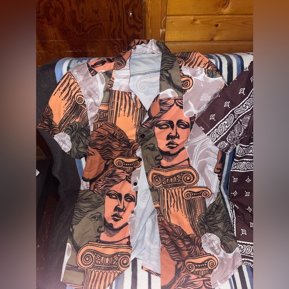 Men’s size large shirts/hoodies/dress shirts - Picture 3 of 11